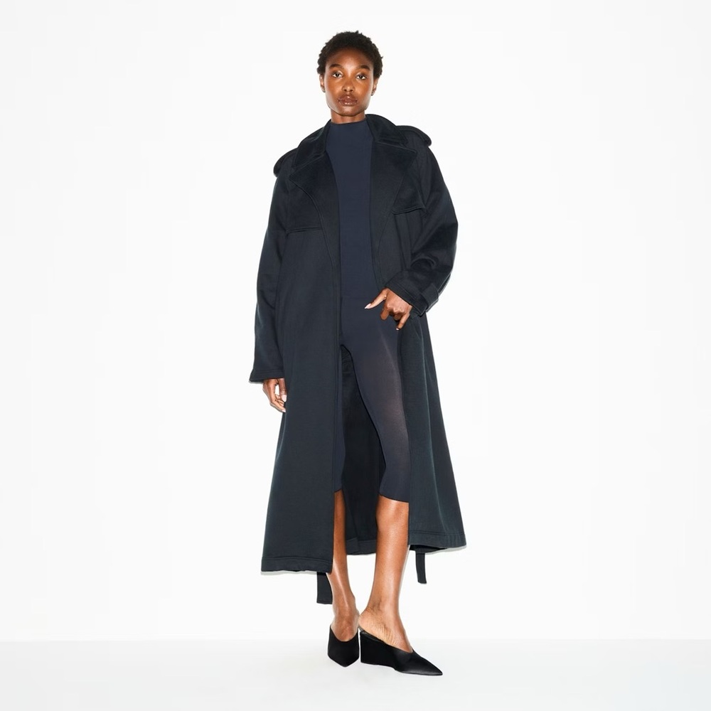 NWT SKIMS Boyfriend Fleece Oversized Trench Coat in Onyx